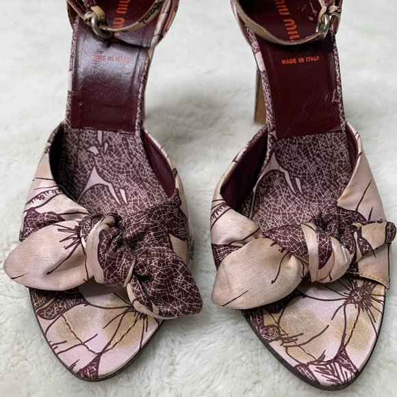 Miu Miu Women's Purple Leather Ankle Strap Floral Ribbon Heels Size 39 - Picture 2 of 14